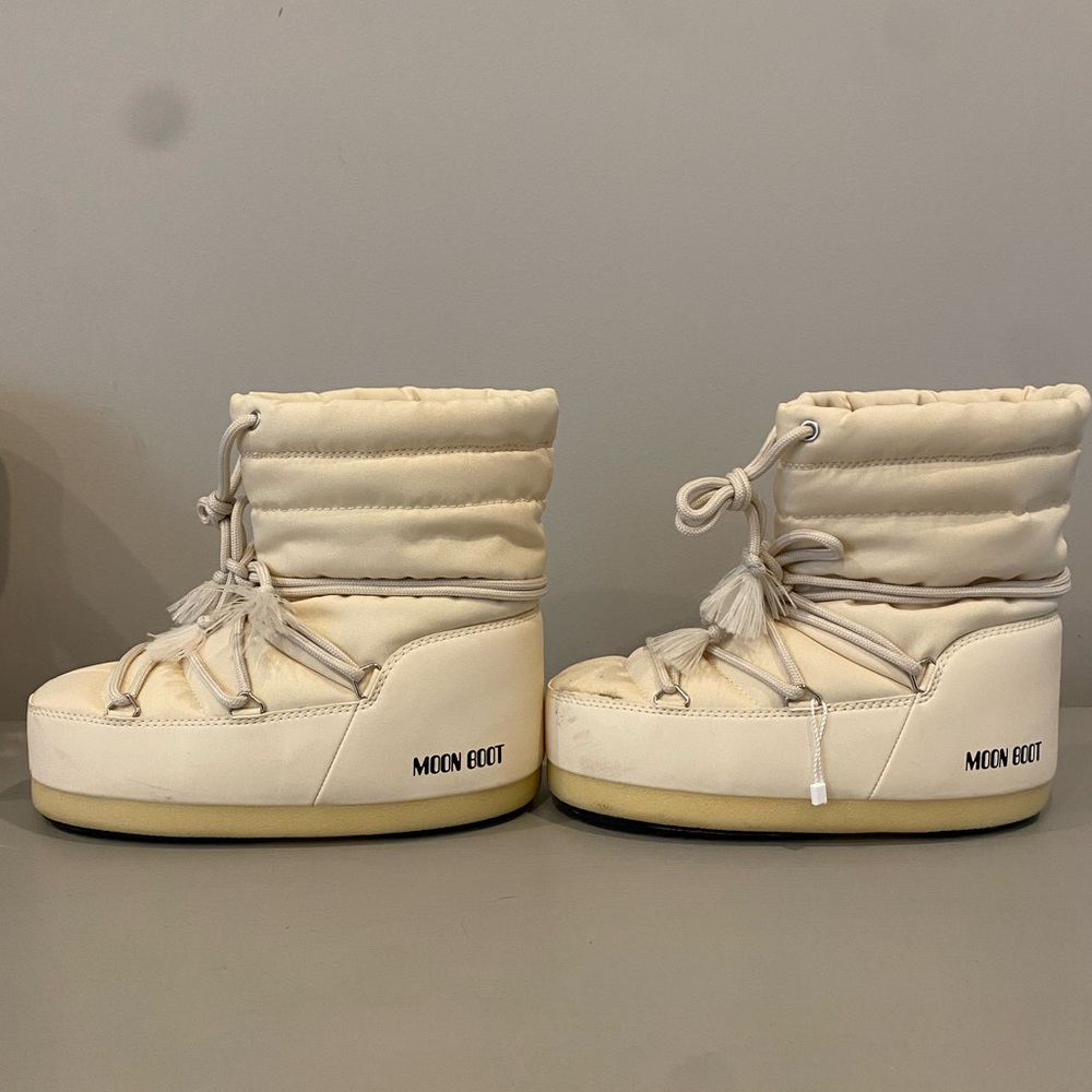 Moon Boot Cream Snow Boots